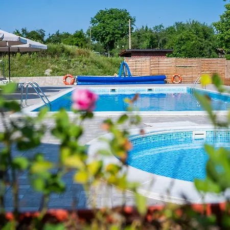 комплекс асеневци Feriested 3*